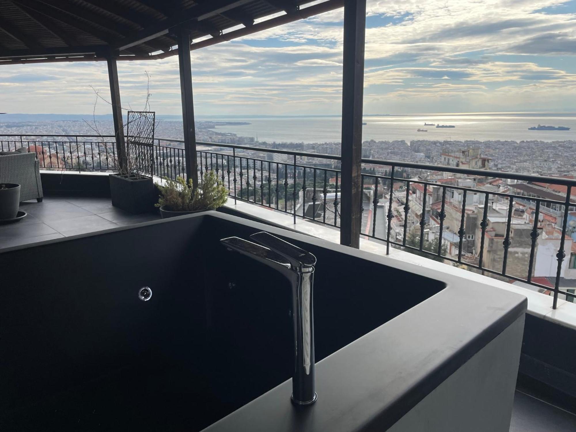 Palazzo Vista Suite&Spa Солун Екстериор снимка